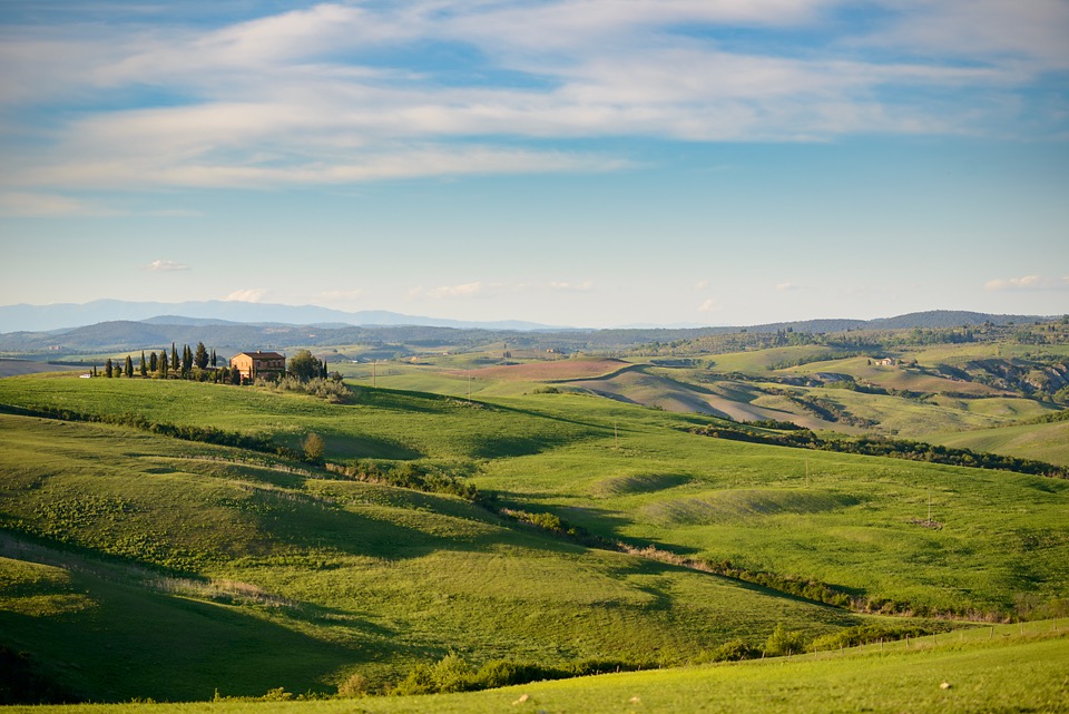 What is the best time of year to visit Tuscany?